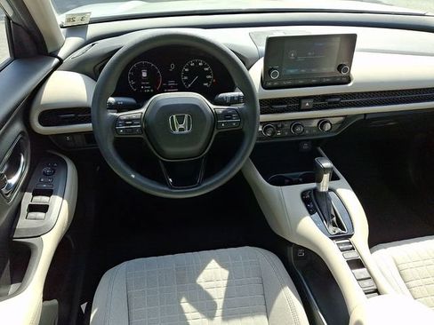 Certified 2023 Honda HR-V LX image 12