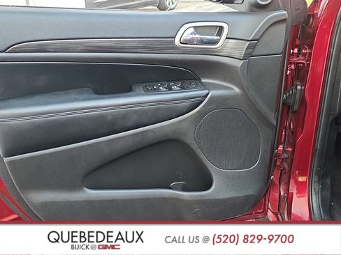 Used 2020 Jeep Grand Cherokee Altitude AWD/4WD image 9