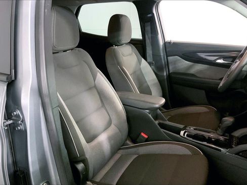 Used 2025 Chevrolet TrailBlazer LT AWD/4WD image 7