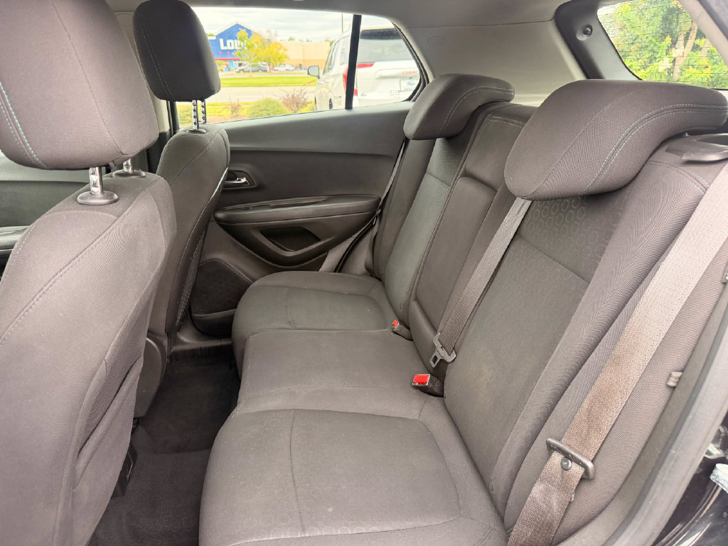 Used 2016 Chevrolet Trax LS AWD/4WD image 17