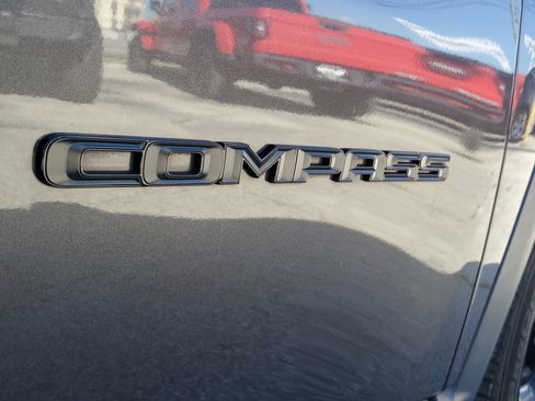 Used 2021 Jeep Compass Latitude image 8