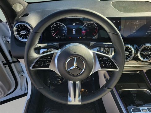 Certified 2025 Mercedes-Benz GLB 250 image 19
