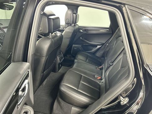 Used 2018 Porsche Macan S image 21