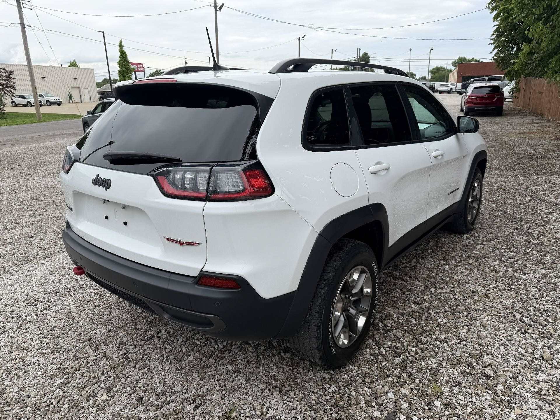 Used 2019 Jeep Cherokee Trailhawk AWD/4WD image 5