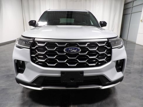 Used 2025 Ford Explorer Platinum w/ LUX Leather Package image 3