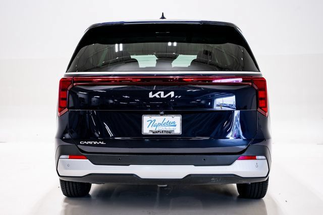 Certified 2025 Kia Carnival FWD image 32