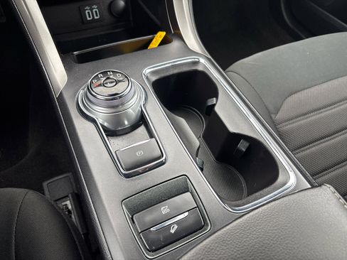 Used 2020 Ford Fusion SE image 25