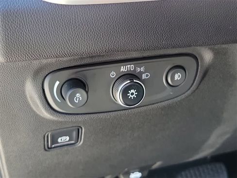 Used 2023 GMC Terrain SLT image 20