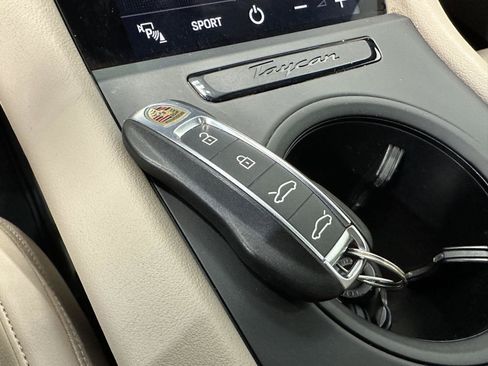 Used 2021 Porsche Taycan RWD image 41