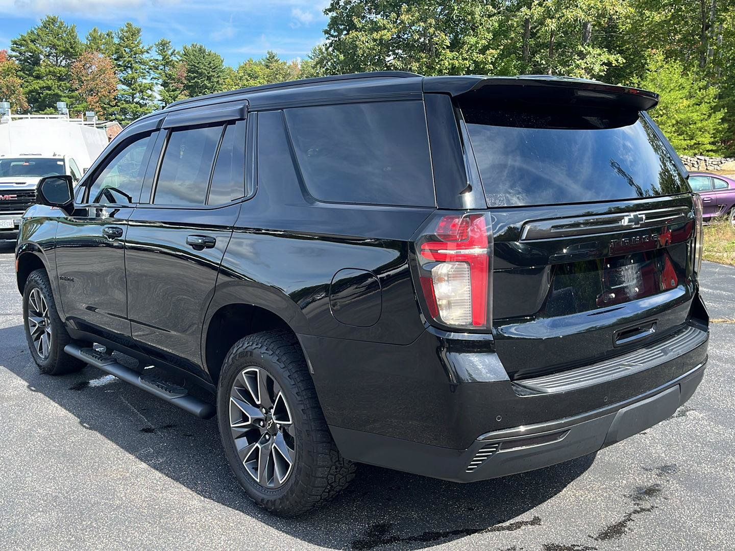 Used 2021 Chevrolet Tahoe Z71 w/ Z71 Signature Package AWD/4WD image 3