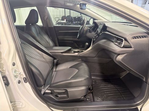 Used 2023 Toyota Camry SE w/ Convenience Package FWD image 12