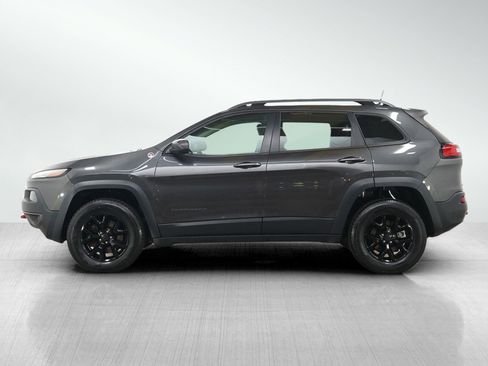 Used 2017 Jeep Cherokee Trailhawk w/ Cold Weather Group AWD/4WD image 2