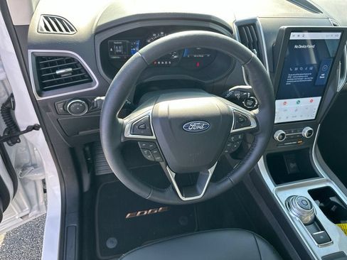 Used 2024 Ford Edge SEL w/ Convenience Package AWD/4WD image 12