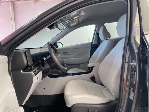 Used 2025 Hyundai Kona SEL FWD image 19