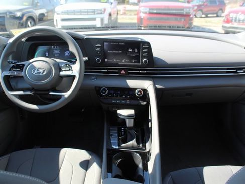 New 2026 Hyundai Elantra Blue image 10