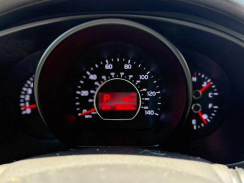 Used 2015 Kia Soul FWD image 36