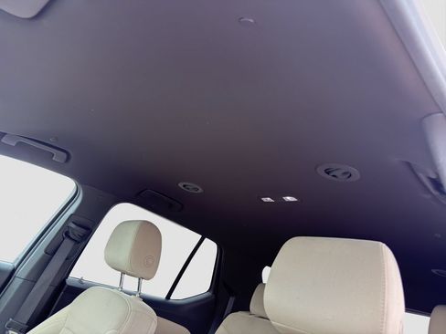 Used 2023 Chevrolet Traverse LS FWD image 24
