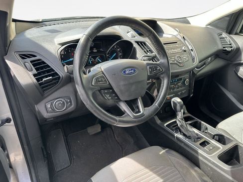 Used 2018 Ford Escape SE w/ SE Sport Appearance Package FWD image 11