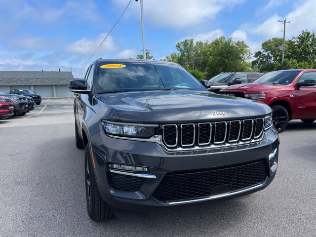 Used 2024 Jeep Grand Cherokee Limited AWD/4WD image 7