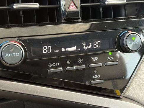 Used 2023 Toyota Camry XSE image 14