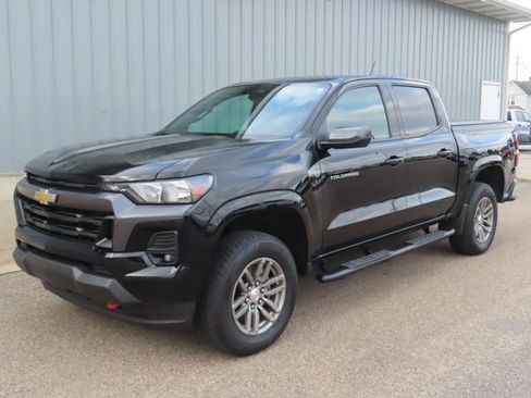 Used 2023 Chevrolet Colorado LT w/ LT Convenience Package II image 6