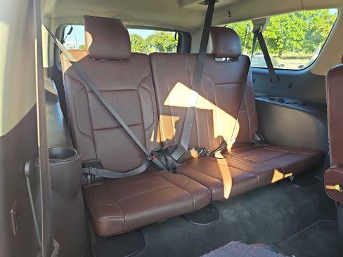 Used 2016 Chevrolet Suburban LTZ image 19