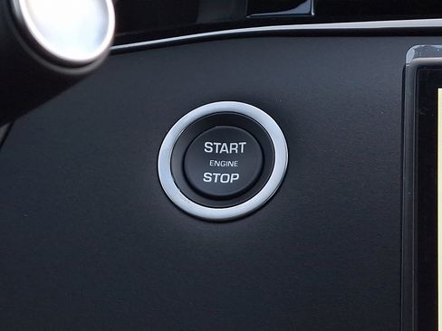 New 2026 Land Rover Range Rover Evoque S image 18