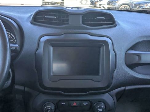Used 2019 Jeep Renegade Trailhawk AWD/4WD image 16