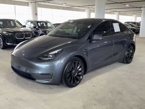Used 2023 Tesla Model Y Performance image 4
