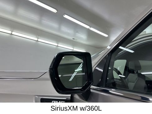 Used 2023 GMC Yukon XL SLT AWD/4WD image 18