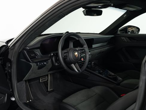 Used 2025 Porsche 911 Carrera GTS image 11
