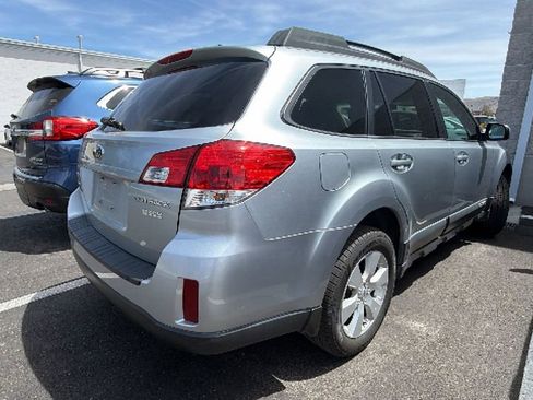 Used 2012 Subaru Outback 2.5i Limited AWD/4WD image 2