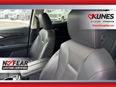 Used 2023 Buick Envision Essence image 21