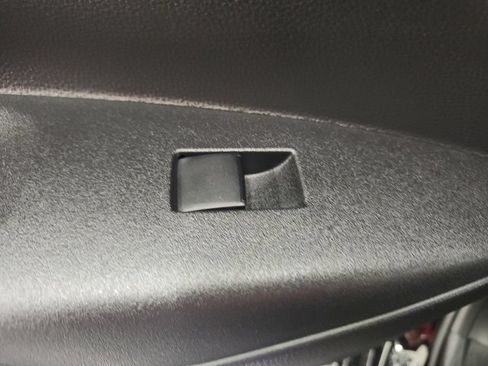 Used 2026 Toyota Corolla SE FWD image 30