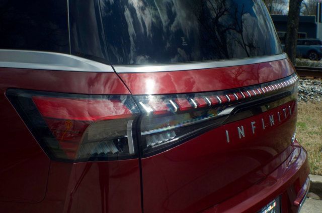 Used 2025 INFINITI QX80 Sensory AWD/4WD image 14