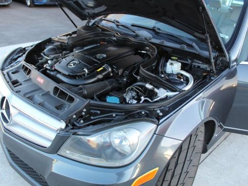 Used 2013 Mercedes-Benz C 250 Sedan image 23
