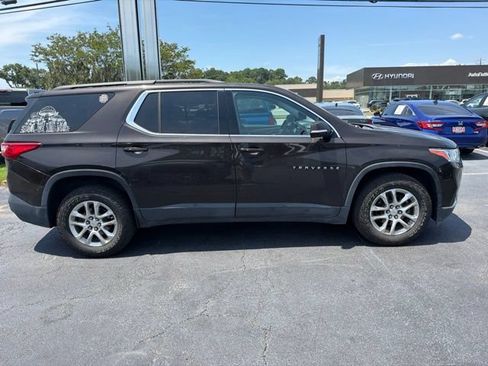 Used 2019 Chevrolet Traverse LT w/ LPO, Cargo Package AWD/4WD image 3