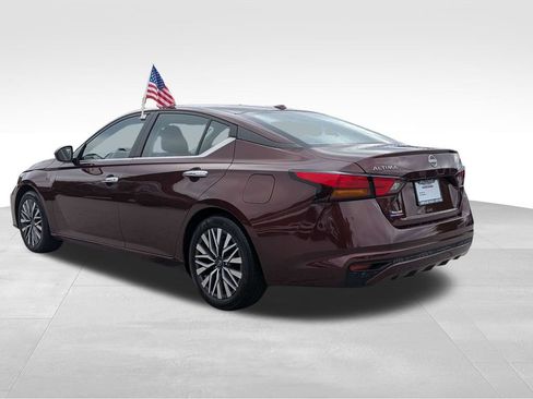 Used 2025 Nissan Altima 2.5 SV FWD image 6
