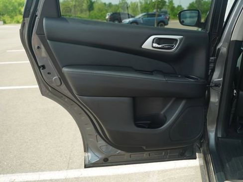 Used 2020 Nissan Pathfinder S AWD/4WD image 15