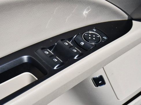 Used 2018 Ford Fusion SE w/ Equipment Group 602A image 22