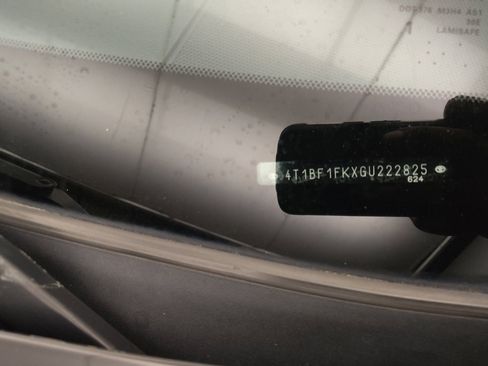Used 2016 Toyota Camry SE FWD image 33