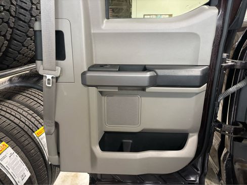 Used 2019 Ford F150 XLT w/ Equipment Group 302A Luxury image 34