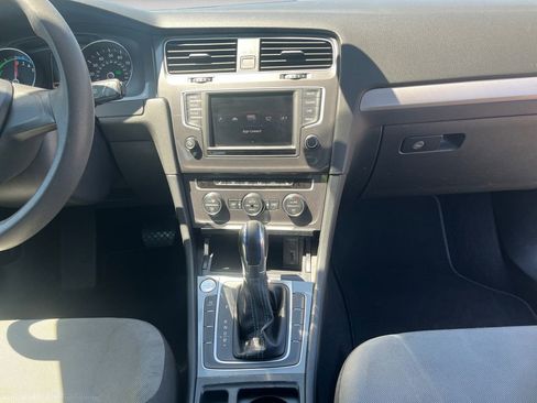 Used 2016 Volkswagen e-Golf SE w/ DC Fast Charging Package FWD image 18