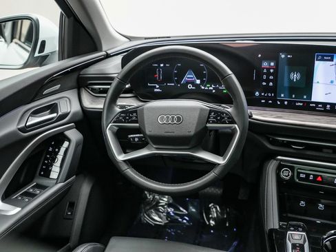 Used 2025 Audi Q5 Premium Plus w/ Premium Plus AWD/4WD image 16
