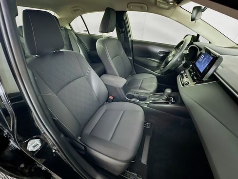 Used 2024 Toyota Corolla LE w/ LE Convenience Package image 31