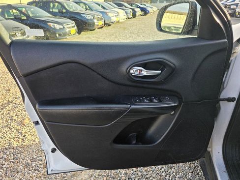 Used 2015 Jeep Cherokee Latitude image 14