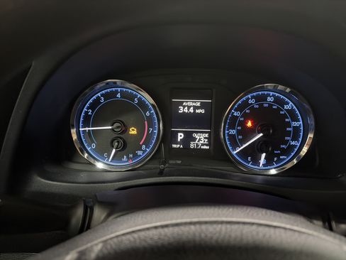 Used 2019 Toyota Corolla LE FWD image 14