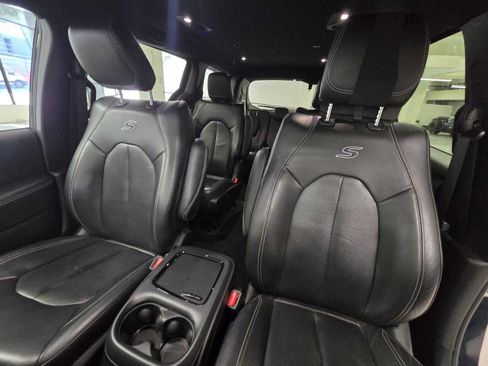 Used 2022 Chrysler Pacifica Touring-L w/ S Appearance Package FWD image 20