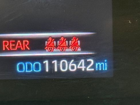 Used 2021 Toyota RAV4 XLE Premium AWD/4WD image 20