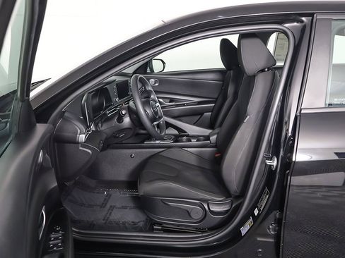 Used 2023 Hyundai Elantra Blue w/ Winter Weather Package image 28